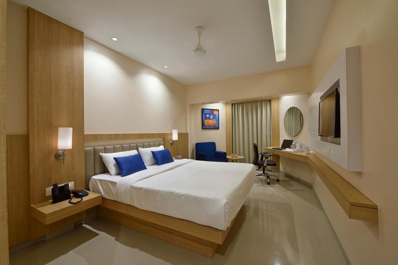 The Eastern Hotel Ankleshwar Bagian luar foto