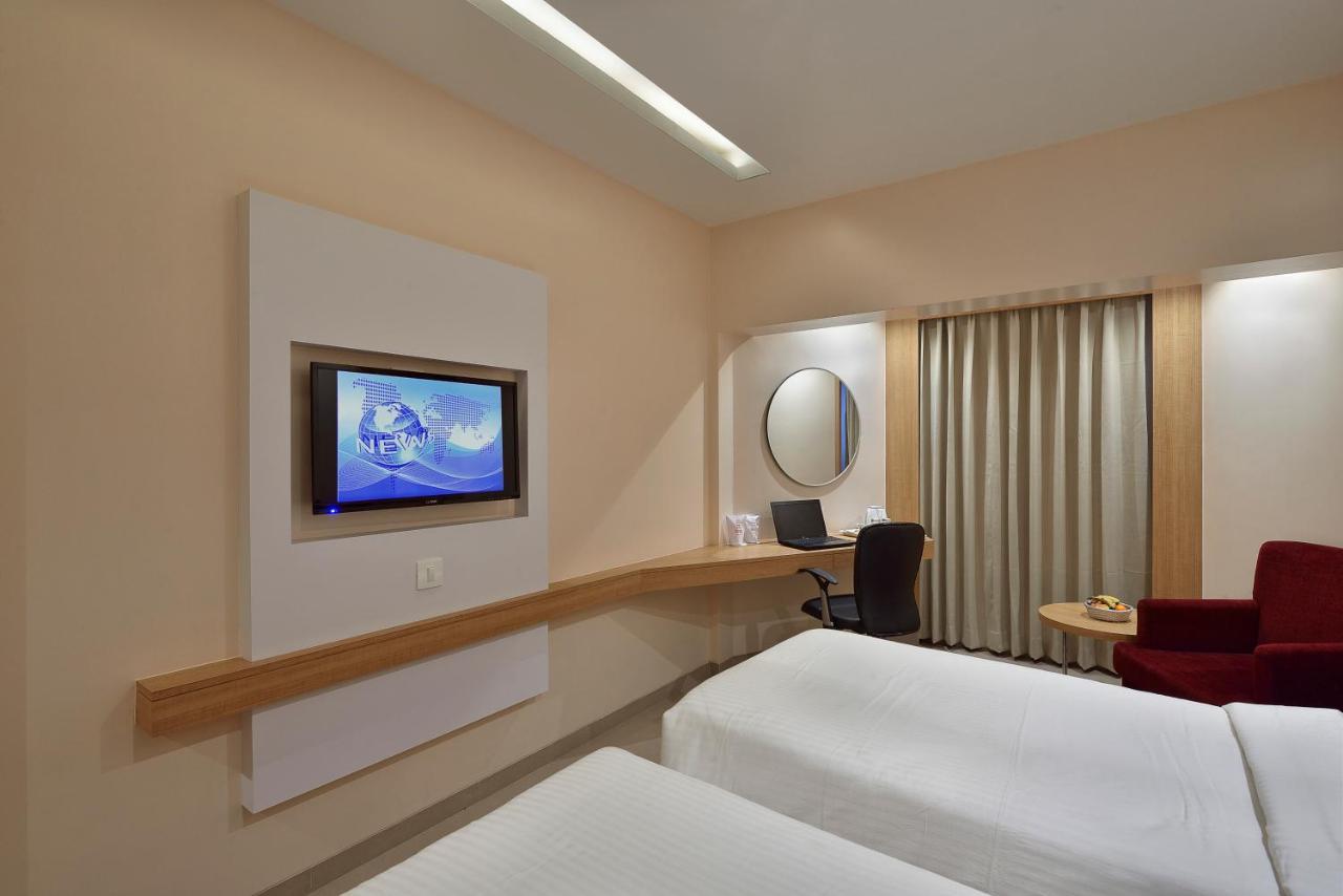 The Eastern Hotel Ankleshwar Bagian luar foto