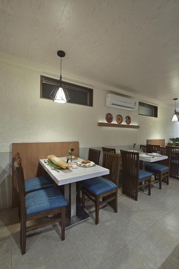 The Eastern Hotel Ankleshwar Bagian luar foto