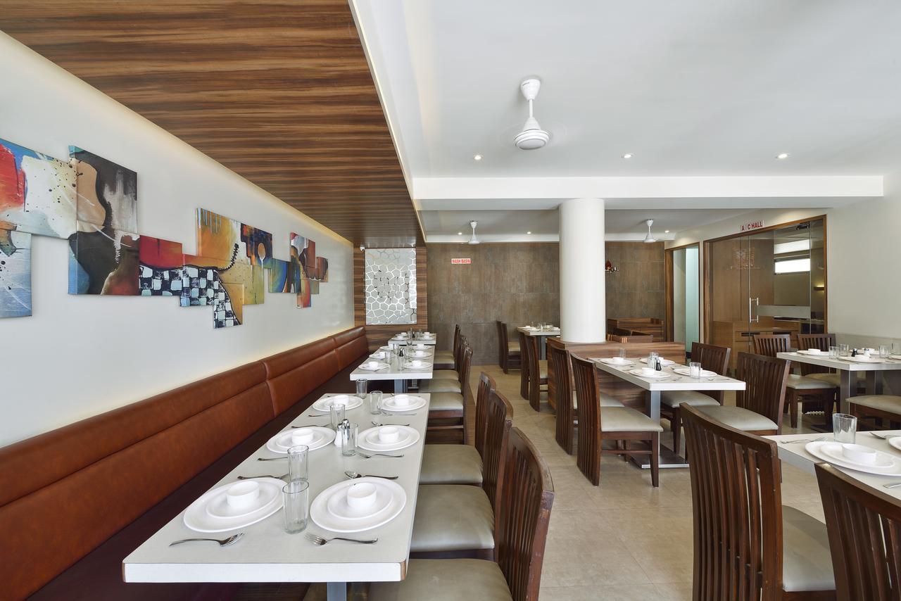 The Eastern Hotel Ankleshwar Bagian luar foto