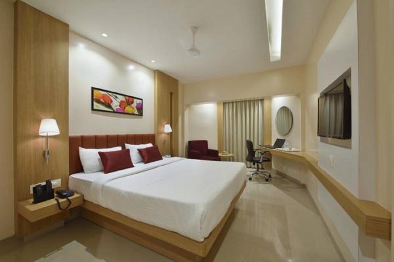The Eastern Hotel Ankleshwar Bagian luar foto